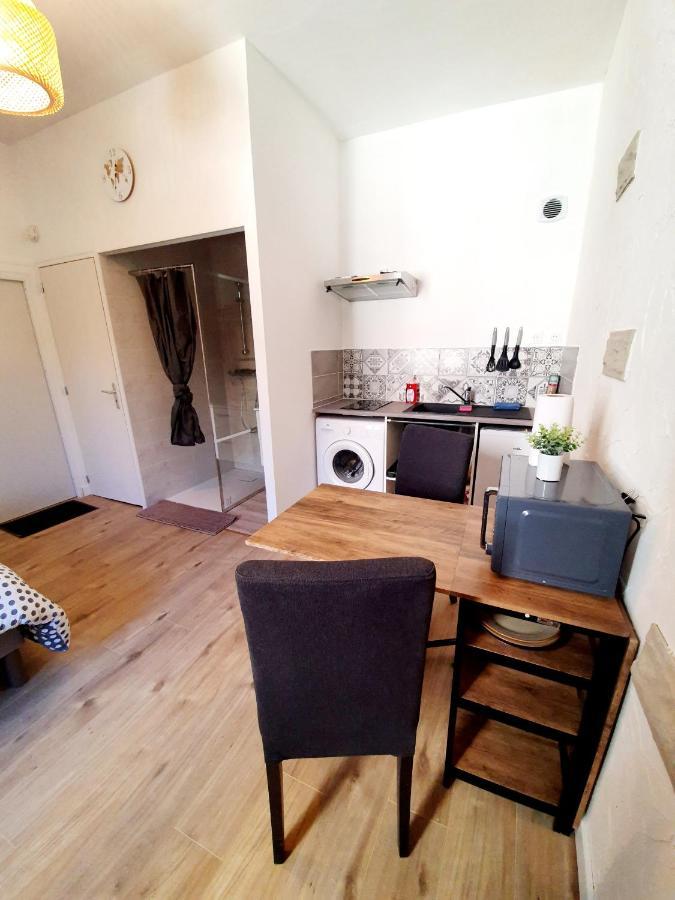 Studio rénové de 20 m2 pour deux personnes Apartamento Blaye-Les-Mines Exterior foto